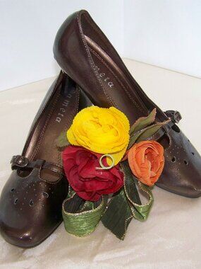 AMETA COPPER METALLIC PATENT LEATHER MARY JANE HEELS